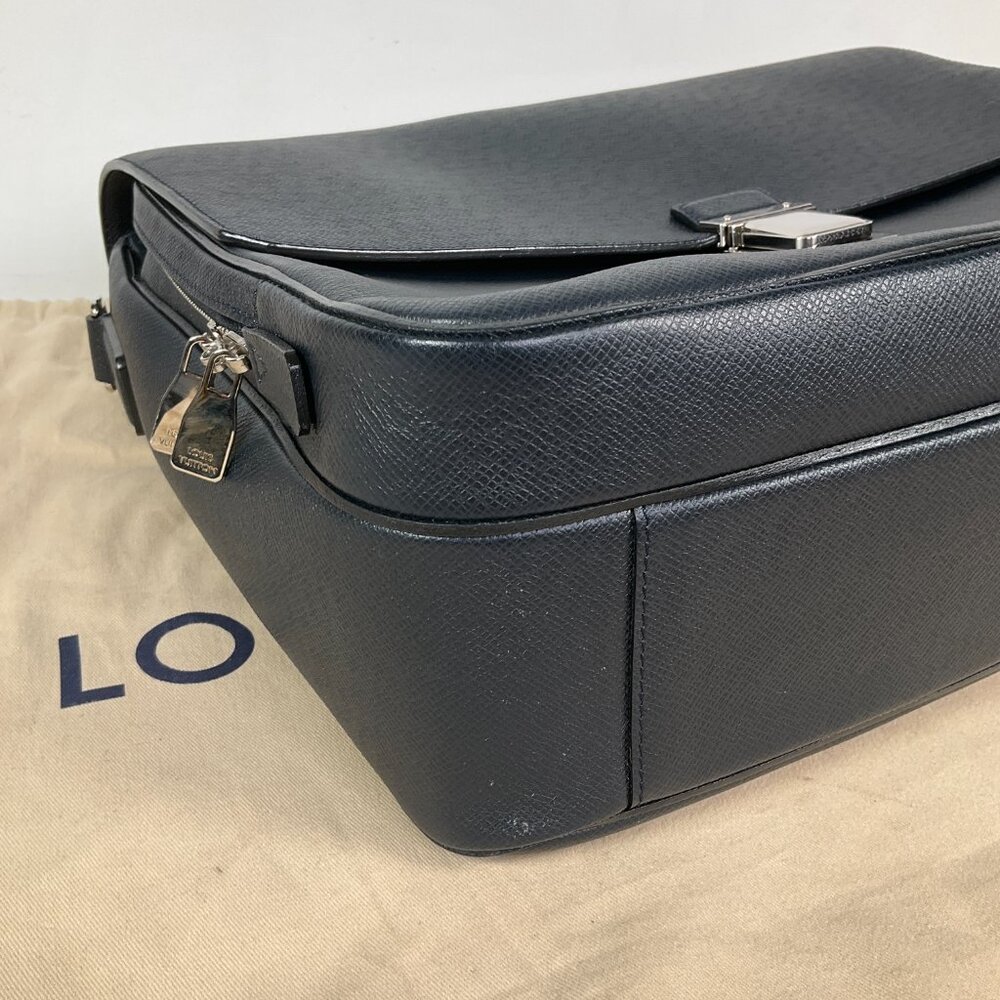 Louis Vuitton Taiga Leather Vassili GM Briefcase Shoulder Business Bag Dark Blue - Picture 14 of 16